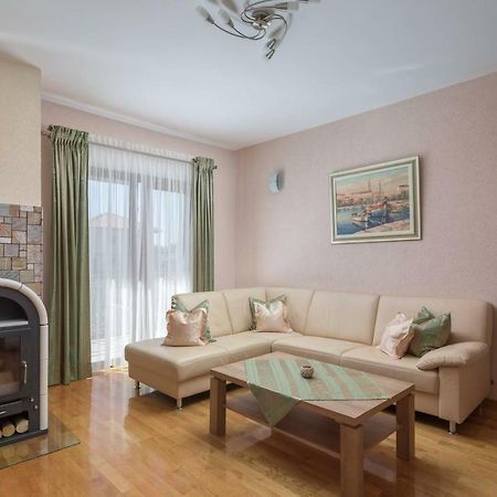 Apartment Novi Kaštela Екстериор снимка