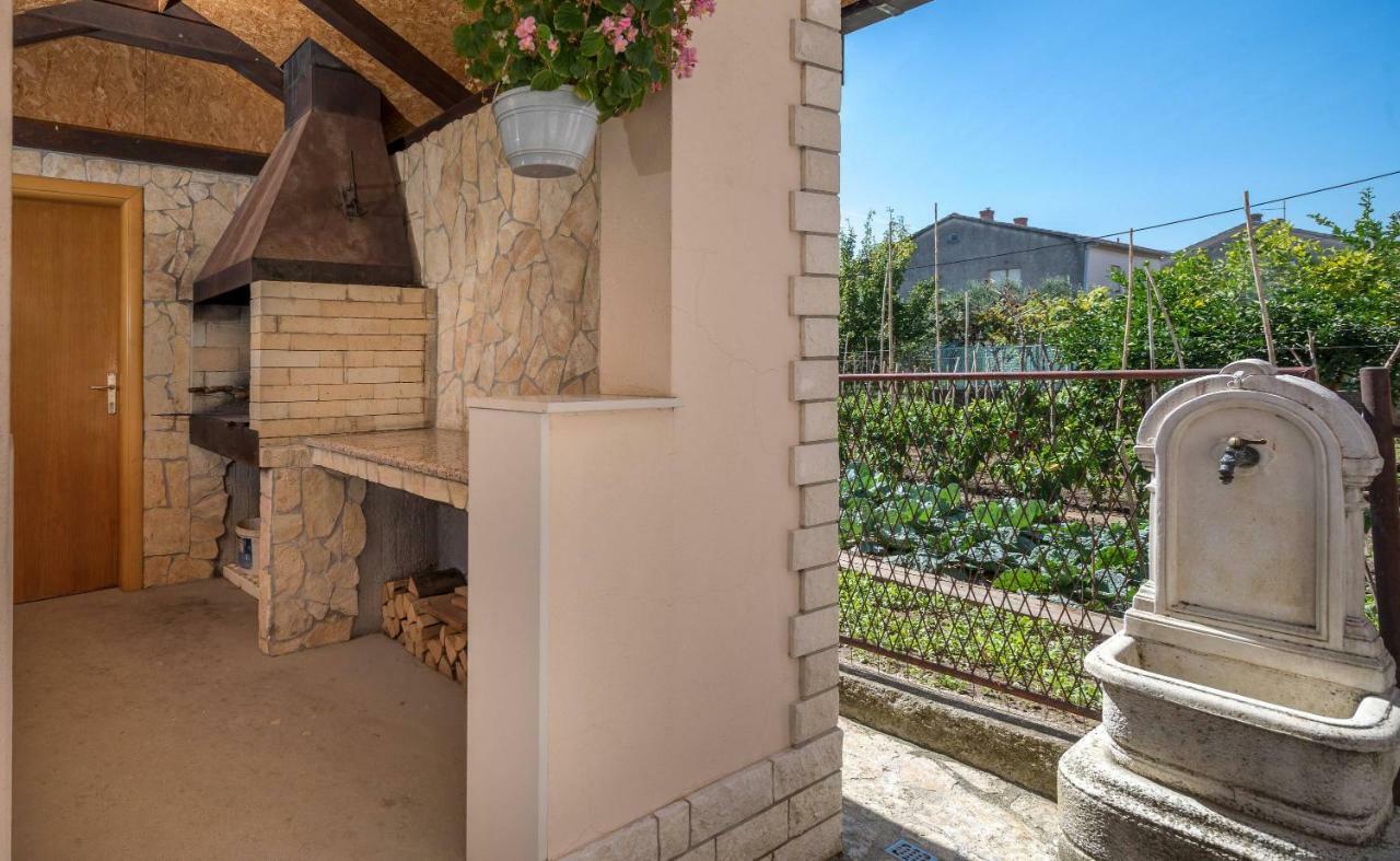Apartment Novi Kaštela Екстериор снимка