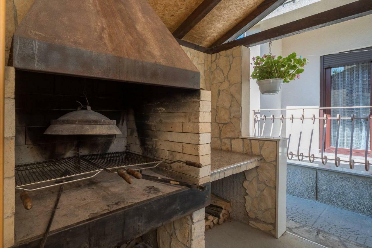 Apartment Novi Kaštela Екстериор снимка