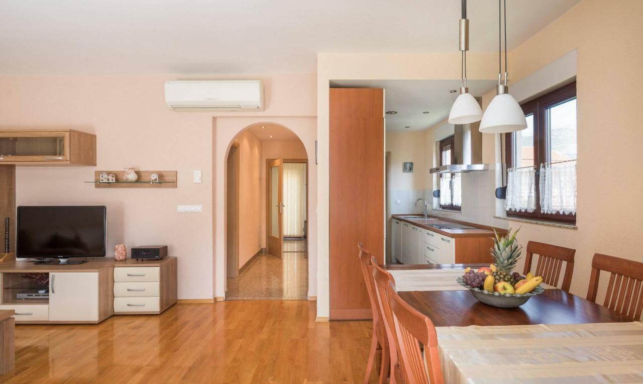 Apartment Novi Kaštela Екстериор снимка
